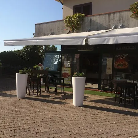 Alojamento de Acomodação e Pequeno-almoço Mirella Citta Sant'Angelo